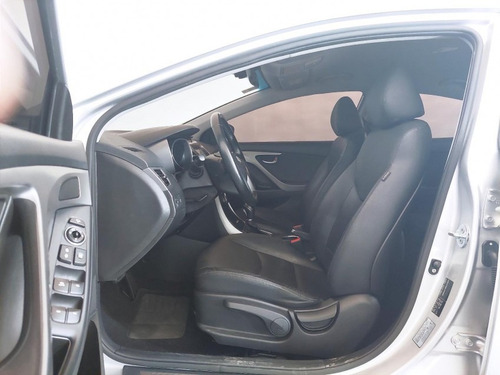 Imagem 10 de 15 de 144219 - Hyundai Elantra 2016 Com Garantia