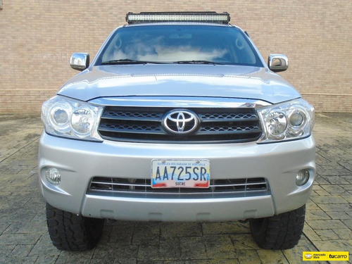 Toyota Fortuner 4x2 - Automática