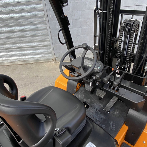 Imagen 11 de 16 de Autoelevador 3500kg 3.5 Toneladas Triple Torre 4.5m Duales