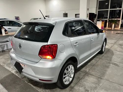 Volkswagen Polo 1.6 L4 Tiptronic At