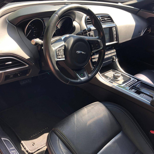 Jaguar Xe 2.0 16v Ingenium P250 Gasolina R-sport 4p