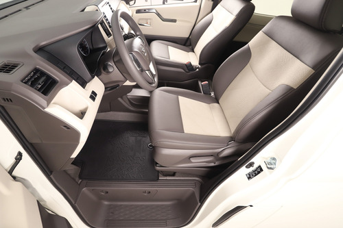 Toyota Hiace 2.8 Tdi Commuter 6at 14a