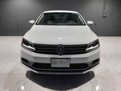 Imagen 3 de 15 de Volkswagen Jetta 2016 2.5 Trendline At
