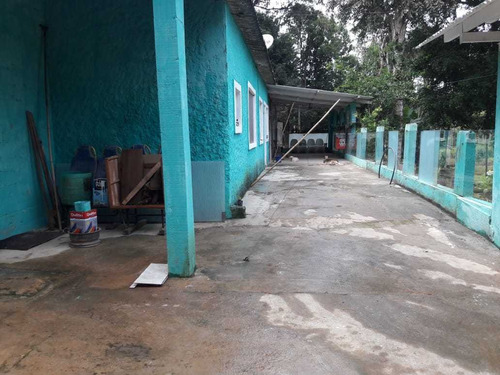 Imagem 9 de 14 de Chácara Ideal Para Moradia Internet Instalada Pequeno Lago