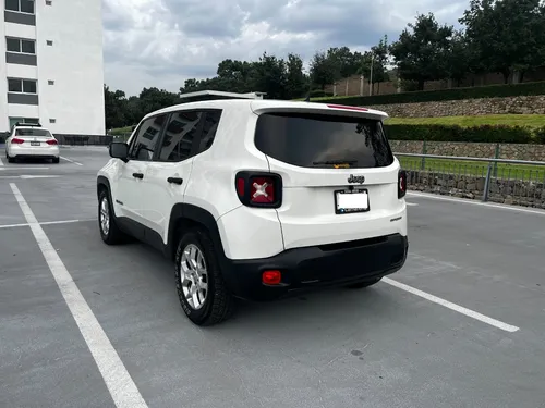 Jeep Renegade 1.8 Sport 4x2 At