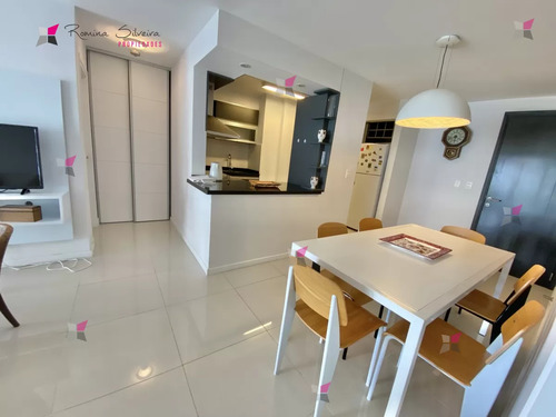 Venta De Apartamento De 2 Dormitorios Y Medio En Edificio Icon Brava