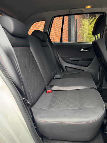 Volkswagen Suran 1.6 Highline 101cv