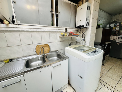 Casa En Venta De 5 Dorm. En Ñuñoa
