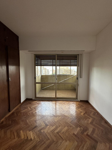 Departamento Tres Dormitorios Amplio Impecable Doble Balcón Abasto Parrillero