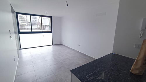 Imagen 4 de 10 de Venta Estrenar Mono Ambiente Amplio - 61 E/ 1 Y 2 - La Plata