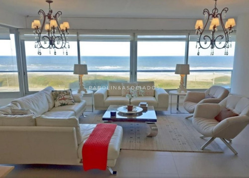 Departamento En Venta De 3 Dormitorios + Dependencia En Le Parc, Punta Del Este