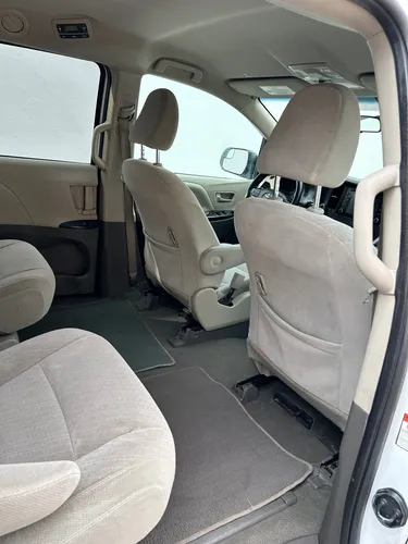 Toyota Sienna 3.5 Le At