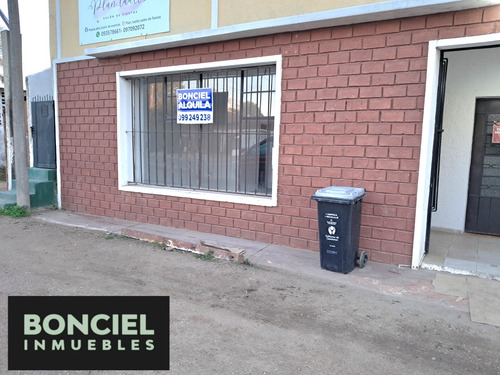 Alquilo Local En Buena Zona Comercial De Progreso