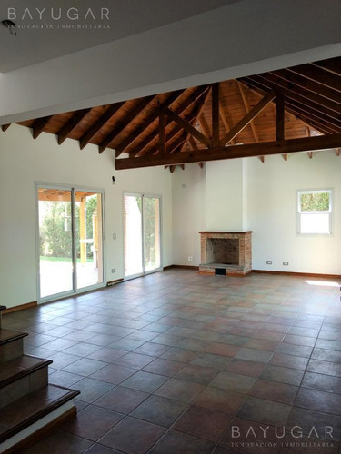 Imagen 8 de 20 de Venta - Oportunidad!- Sólida Y Excelente Casa En Sausalito - Bayugar Negocios Inmobiliarios