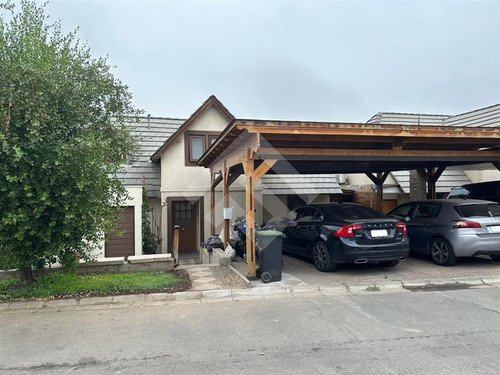 Casa En Venta De 3 Dorm. En La Florida