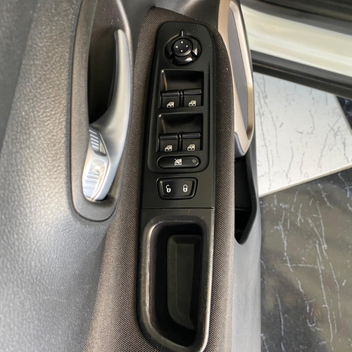 Jeep Renegade 1.8 Flex Aut. 5p
