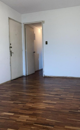 Vendo Con Renta Apartamento De 1 Dormitorio, Balcon Al Frente Con Vista Al Mar, Piso Alto, Vista Despejada Y Ventilacion Cruzada Proximo A World Trade Center, Acepta Banco.
