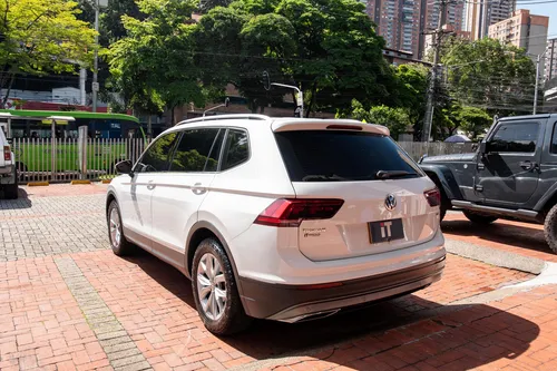 Volkswagen Tiguan TSI Comfortline 1.4T At 4x2