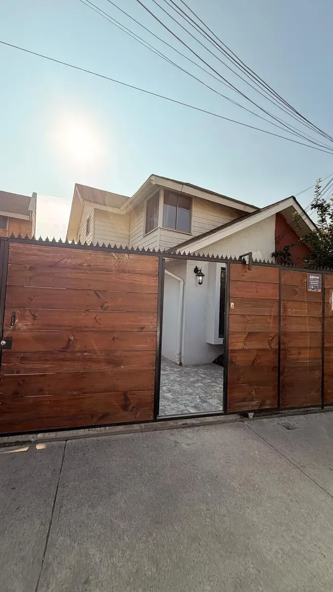 Imagen 3 de 21 de Venta Casa 3d2b Barrio Plaza Lo Cruzat, Quilicura