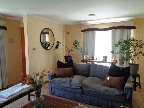 Impecable Amplia Y Cómoda, Av. A Peralta, P.11 Villa Alemana
