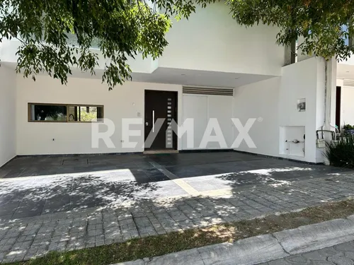 Casa En Venta De Lomas De Angelópolis