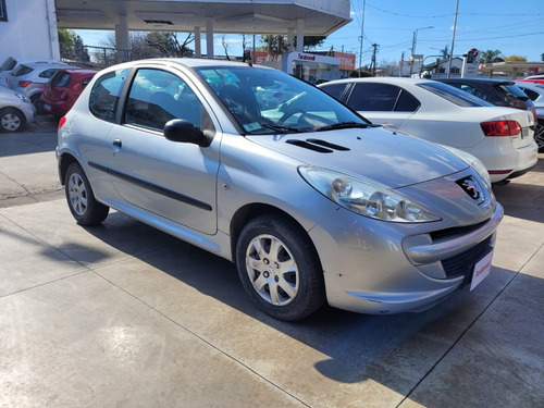 Imagen 3 de 11 de Peugeot 207 1.4 Compact Xr 3 P 2011 Taraborelli Selección