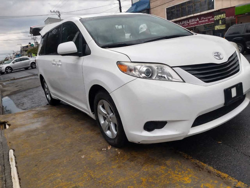Toyota Sienna 2017 3.5 Le At