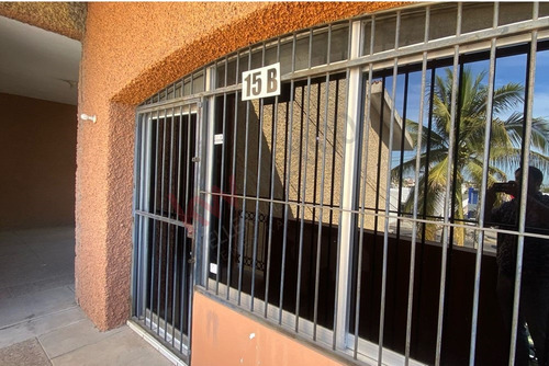 Local En Venta De 60.75 M² En Fovissste Playa Azul: Ideal Para Oficina Con Estacionamiento