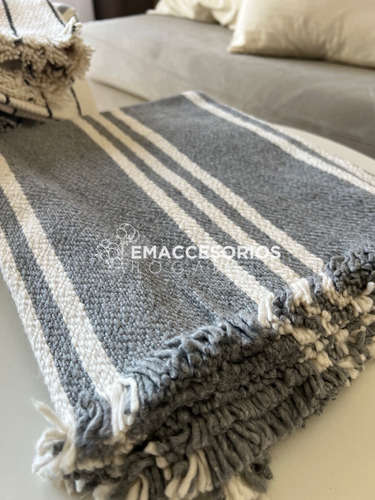 Imagen 6 de 10 de Mantas Grandes 150 X 220 Para Sillon Pie De Cama Alfombra