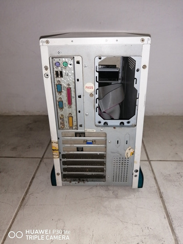 Imagen 5 de 6 de Case Para Pc Con Cd Rum Y Quemador De Cd