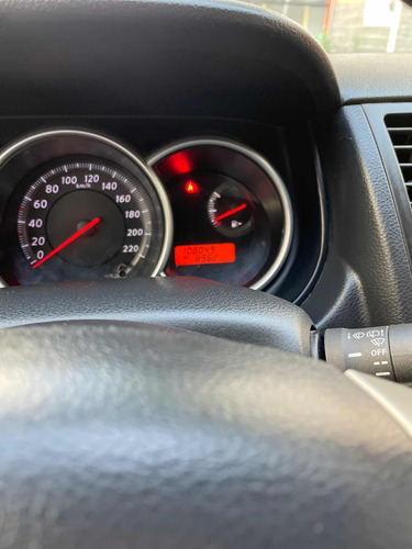 Nissan Tiida 1.8 Visia
