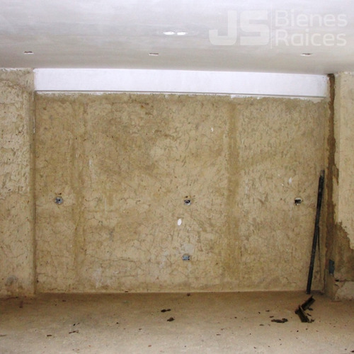 Townhouse En Venta Obra Limpia Urb La Floresta Maracay 06js