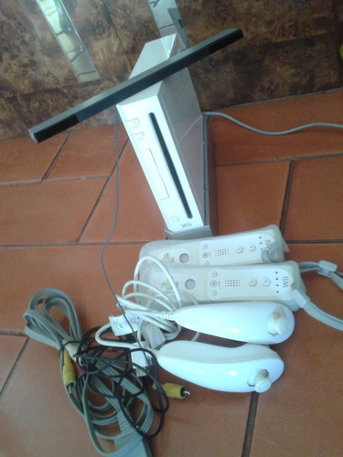 Nintendo Wii, Alfombra, 2 Controles Juegos Originales.