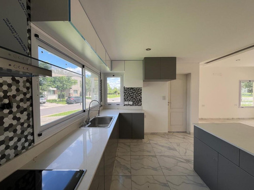 Casa En Venta A Estrenar En Pilar Del Este - Santa Elena