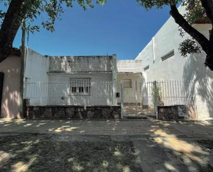 Casa En Venta - 2 Dormitorios 1 Baño - 206mts2 - Capitán Sarmiento