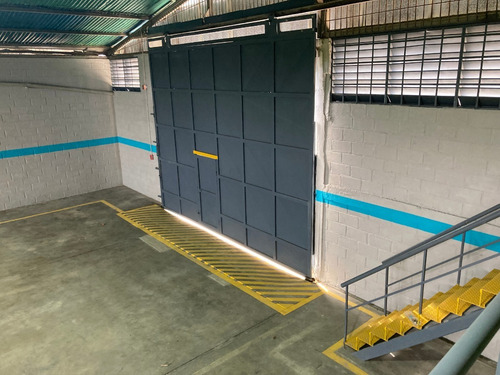 Imagen 4 de 16 de Alquiler De Galpón En Valencia 670 M2 Recién Remodelado