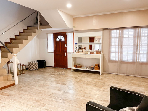Imagen 2 de 14 de Venta De Impecable Propiedad En Ciudad Evita