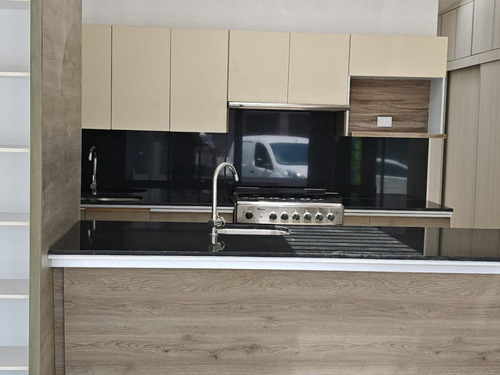 Oportunidad A Precio Valor Catastral 1 Piso Cada Recamara Con Baño Y Vestidor Lo Mas Selecto De Zona, Espacios Amplios Seg.24/7
