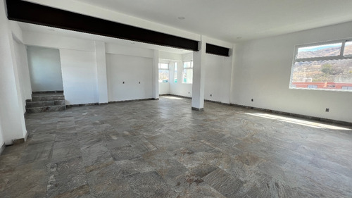 Local En Renta Boulevard Euquerio Guerrero 79 M2 Tercer Nivel
