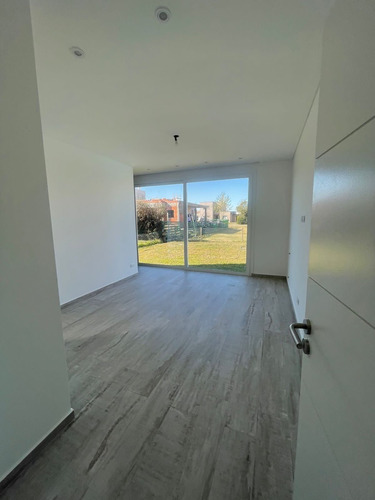 Imagen 7 de 16 de Hermosa Casa Minimalista A La Venta En Barrio Los Talas