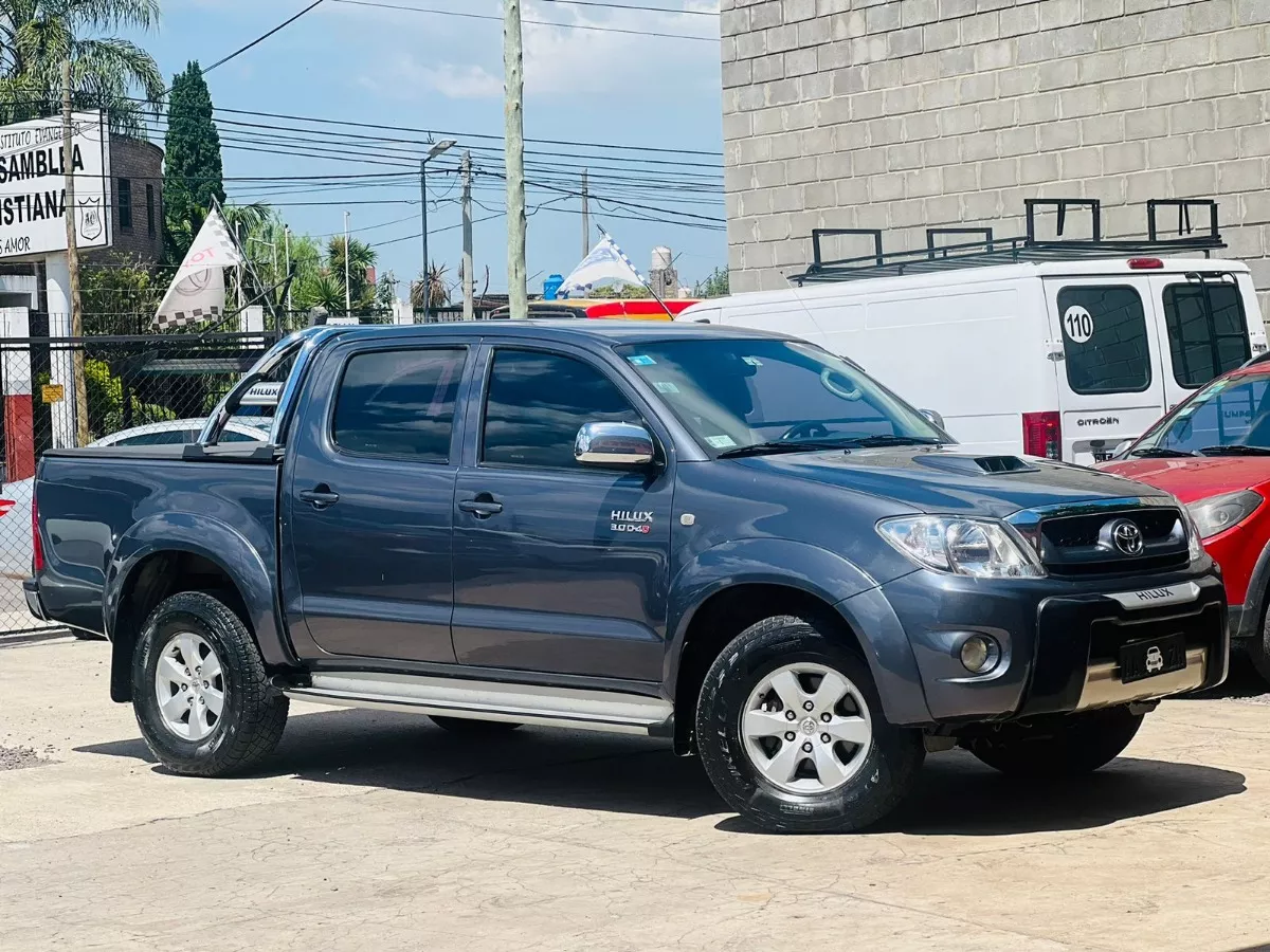 Toyota Hilux 3.0 Cd Srv I 171cv 4x2