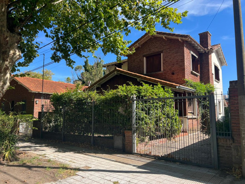 Casa En Venta 200 Mts De La Peatonal -zona 4-