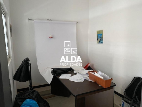Local Comercial La Comercial Montevideo Alquiler Anual Lo400154