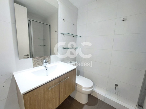 Amplio, 2 D, 94 M2 Con Vista A La Bahía De Concón