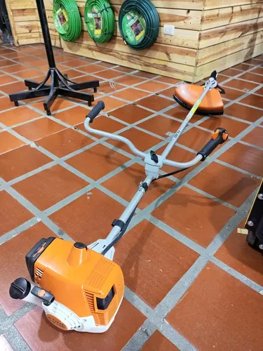 Desmalezadora Stihl Fs250