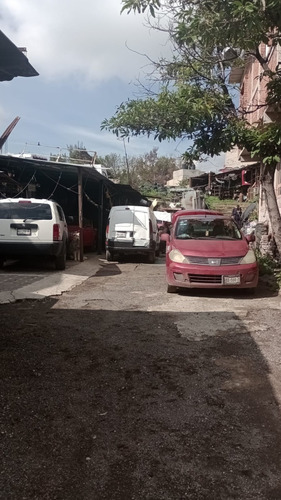 Terreno En Venta Con Una Pequeña Construccion 842m2, Col. Ampliación Emiliano Zapata, Iztapalapa.