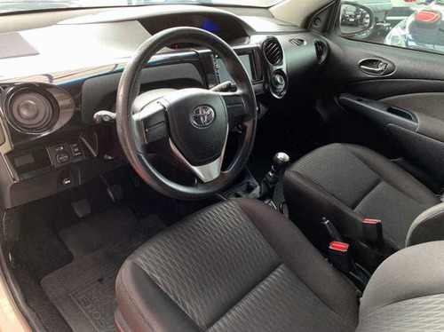 Toyota Etios 1.5 X Sedan 16v