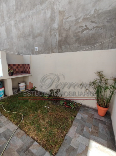Departamento Tipo Casa En Planta Baja A Pocas Cuadras De La Lucila Del Mar