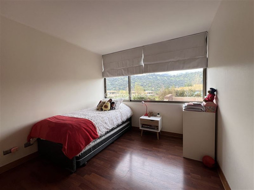 Casa En Venta De 5 Dorm. En Lo Barnechea