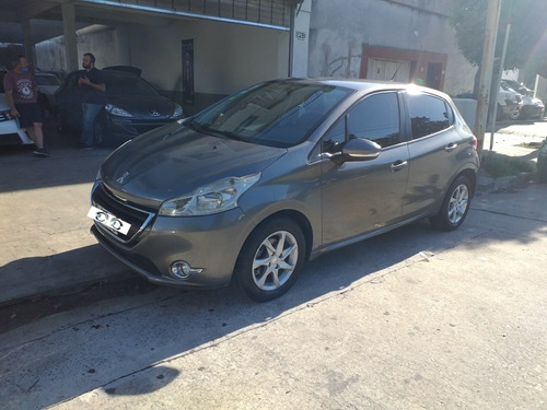 Peugeot 208 1.5 Allure Touchscreen 2014
